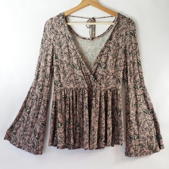 American Eagle Outfitters Tops - Gorgeous EUC Boho AE Bell Sleeve Top